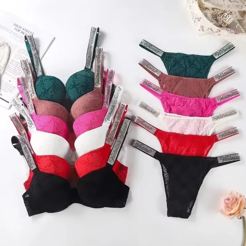

Комплект нижнего белья Victoria's Secret: женский сексуальный кружевной комплект из бюстгальтера и трусиков, комплект нижнего белья с узором в виде сердечек, эластичный и дышащий.