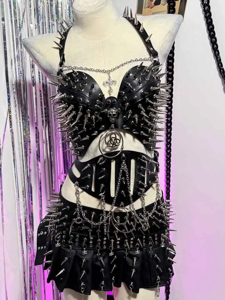 

Hip Hop Goth 90s Harajuku Gothic Tank Street Wear Chain Spike Studded Rivet Punk Rock E-Girls Grunge Y2K TOPS Skull