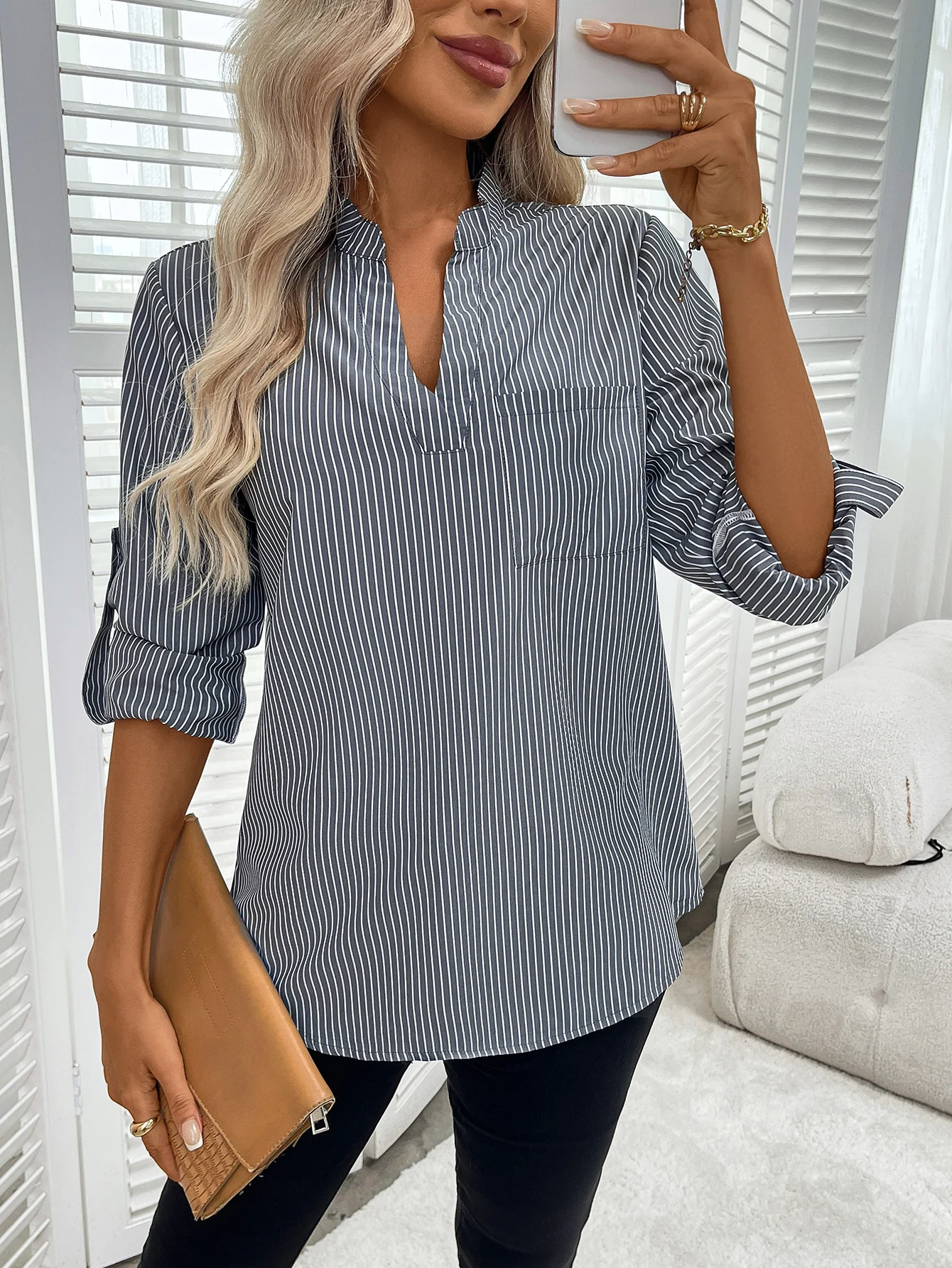 เสื้อเชิ้ตผู้หญิงลายทาง คอวี แขนสั้น สไตล์ลำลอง เหมาะสำหรับฤดูใบไม้ร่วง ใส่เที่ยวพักผ่อนได้