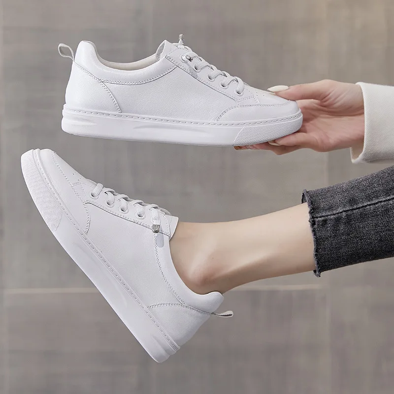 Zapatillas blancas de cuero genuino para mujer, cómodas, de estilo casual, con plantilla de piel de cerdo, transpirables, de fácil calzado, ideales para el uso diario y para caminar.