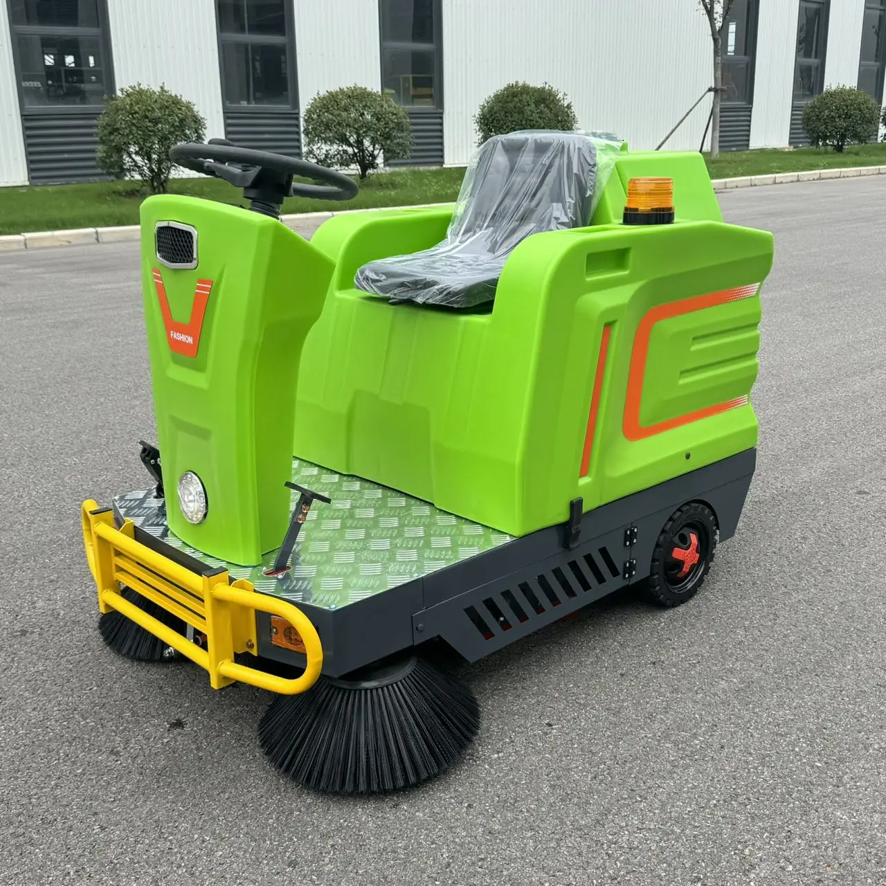 

Customization Supported Electric Street Vacuum Cleaner Industrial Road Sweeping Machine with Brush Road Floor Cleaning Equipment
