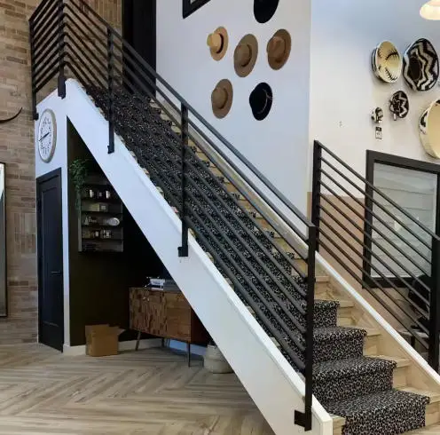 تخصيص درابزين الدرج نموذجي جديد - بسيط وأنيق، سهل التجميع، لون أسود