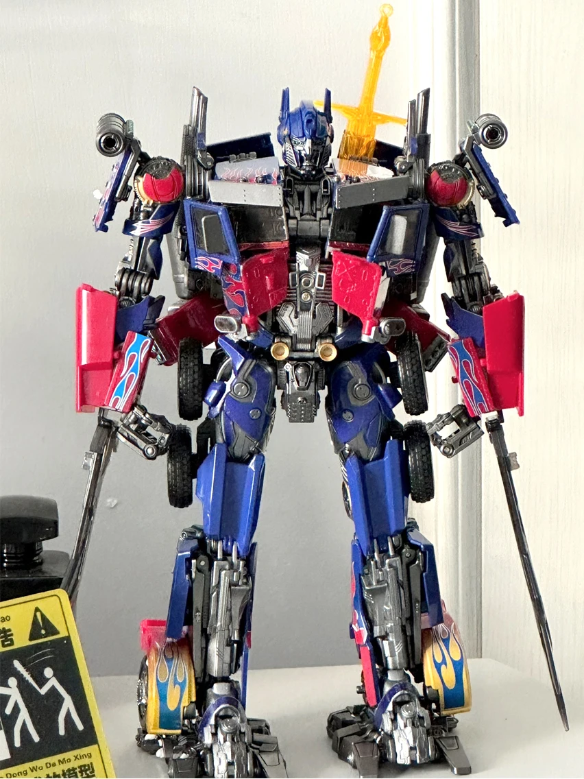 Optimus Commander XP14 Thunder Leader Transformation Toys