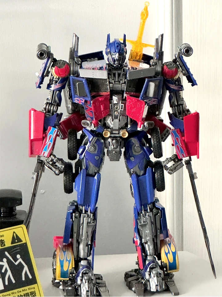 Optimus Commander XP14 Thunder Leader Transformation Toys
