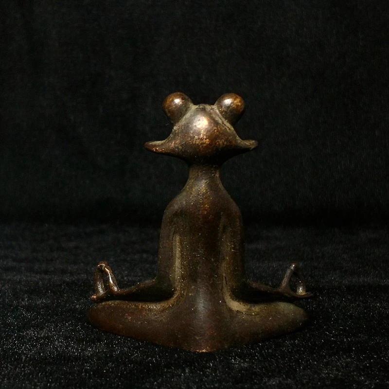 YIZHU CULTUER ART Size 5.7 × 5.4 cm Chinese Bronze Carving lovely frog figurine statue decoration gift Collection