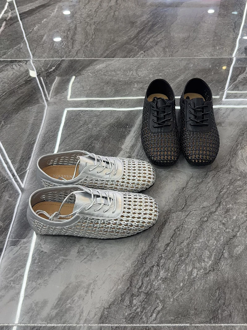 fashionable-versatile-women's-flat-weave-net-shoes-spring-summer-new-lightweight-soft-bottom-hole-hole-shoelaces-deutsch-trai