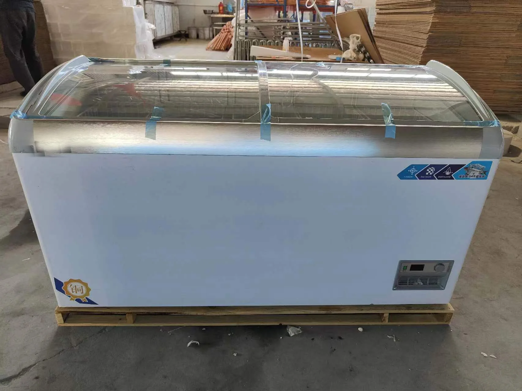 Commercial Mini Ice Cream Fridge Display Freezer 130L  for Sale