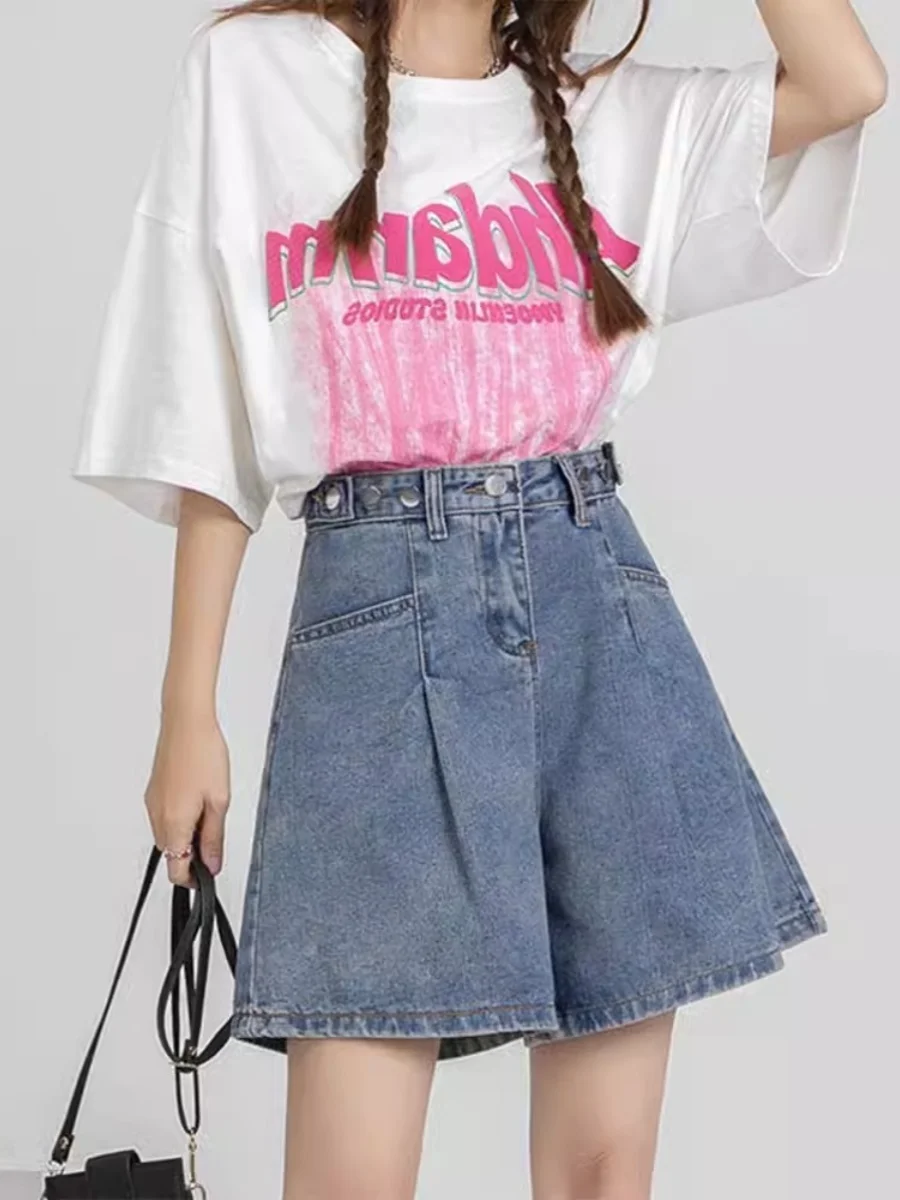 

Свободные широкие брюки с высокой талией. Женские джинсовые орты трапециевидной формы с широкими штанинами. Летние джинсы для похудения больших размеров.