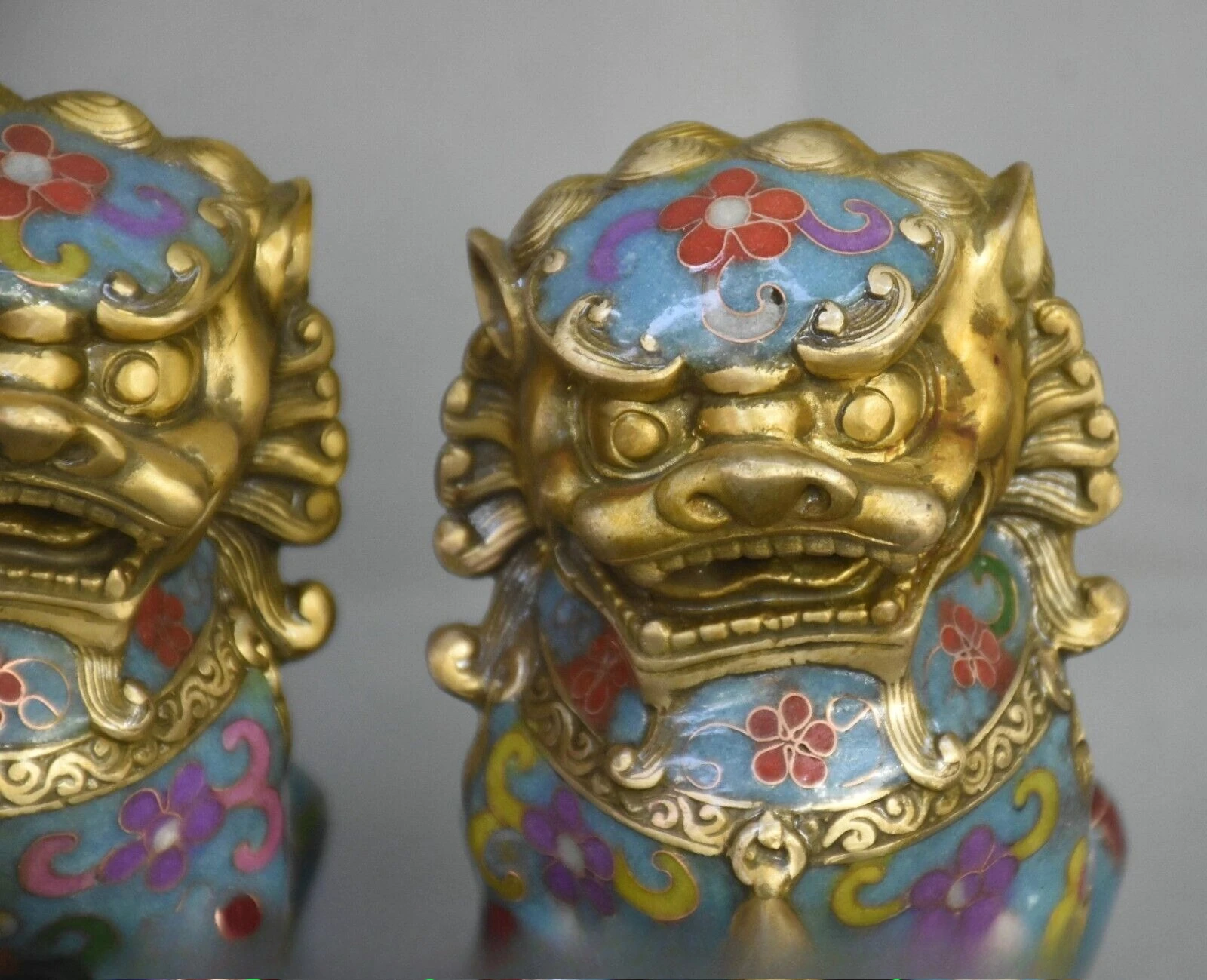 الصينية القديمة مصوغة بطريقة المينا البرونزية المذهبة فنغشوي فو فو الكلب الحرس الأسد زوج #2