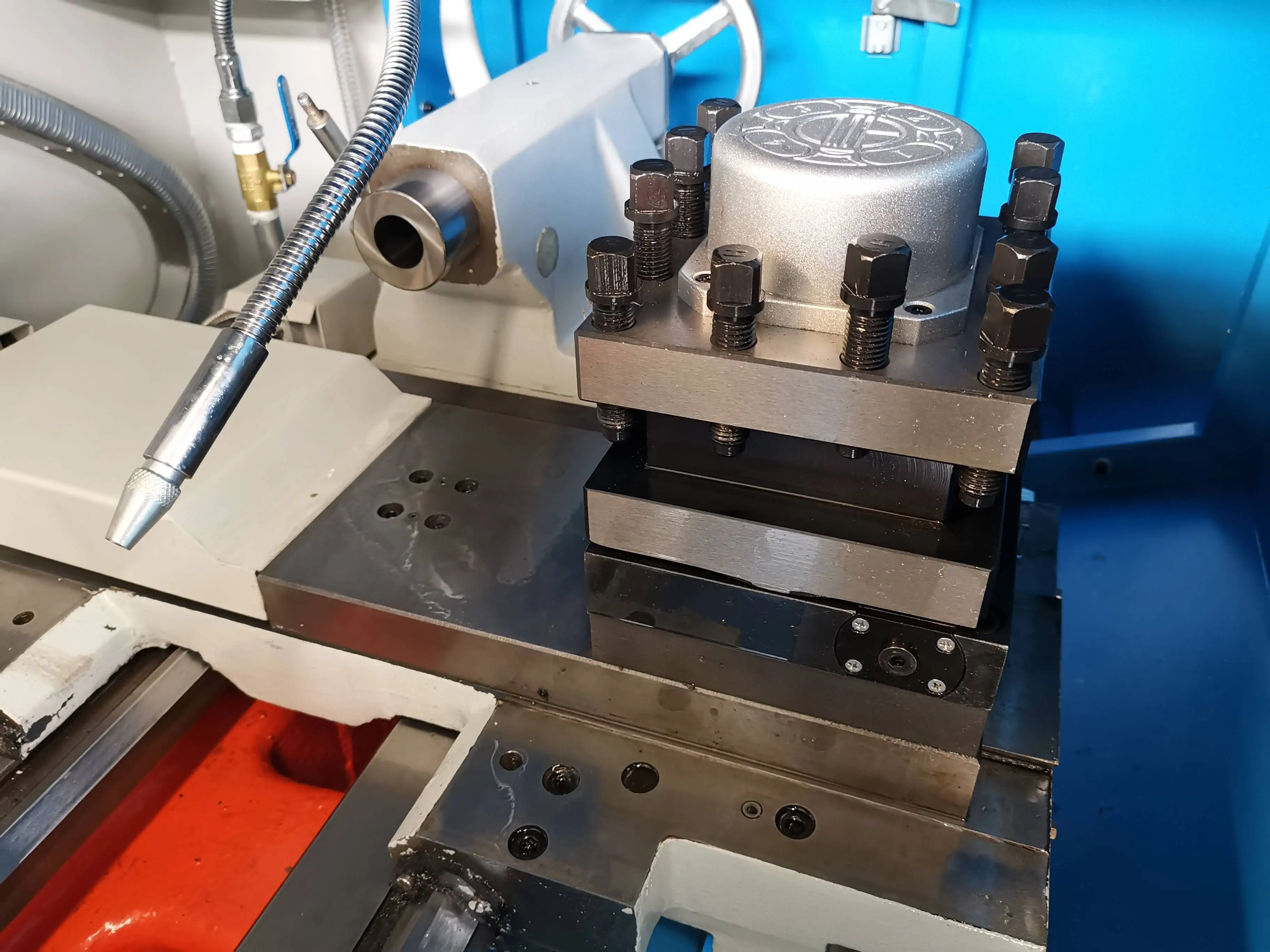 FANUC Ck6136 Ck6140 Ck6150 중형 자동 수평 평상형 CNC 선반 단일 스핀들 GSK 제어 경쟁력 있는 가격