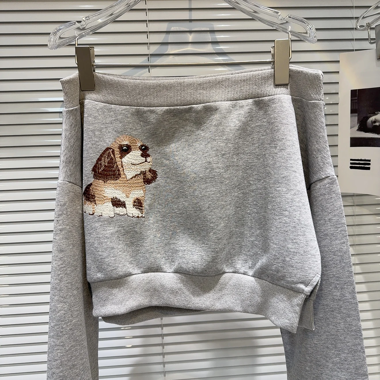 2025 Autumn New Drop Women's Sweet-Edgy Off-Shoulder Sweatshirt with Cartoon Puppy Embroidery