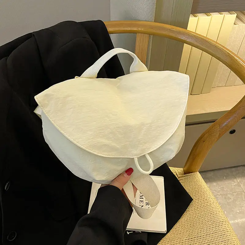 

Women Crossbody Fashion Hidden Magnetic Button Sports Riding Waist Bag Nylon Dumpling Shoulder Satchel Suitable for Travelling