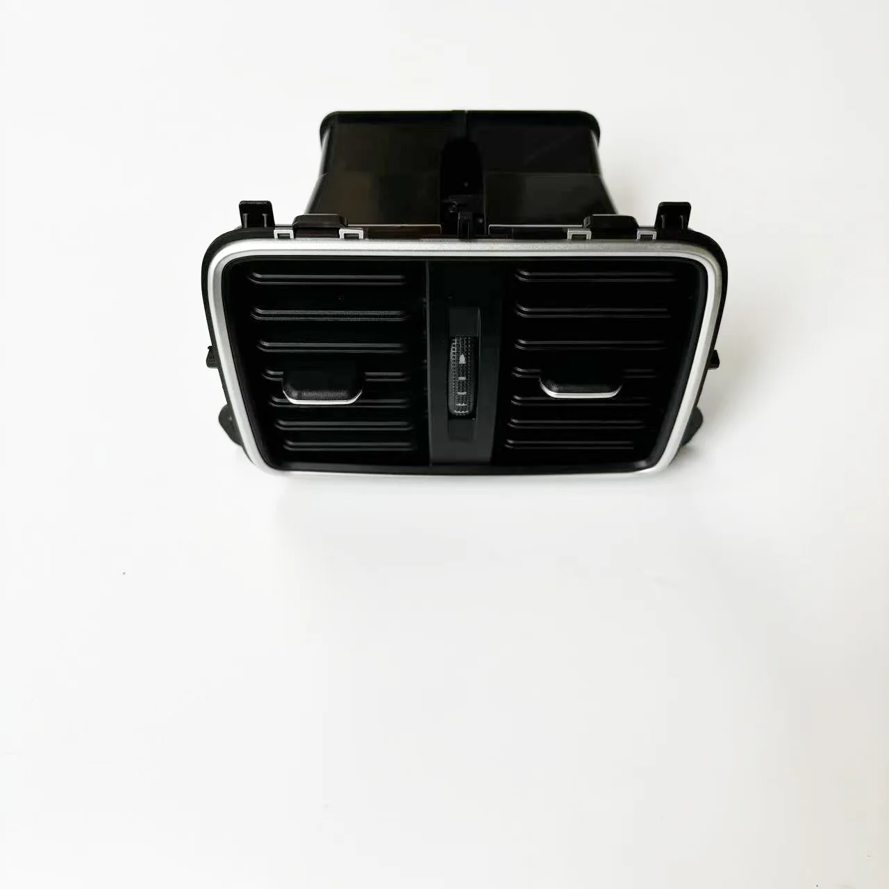 Event-de-climatisation-arriere-de-pieces-automobiles-3ad819203g-3ad819203f
