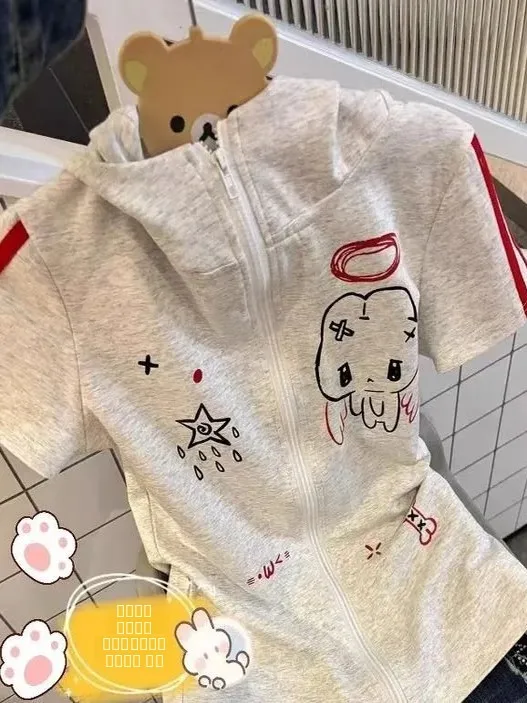 

Милая женская толстовка с капюшоном и ушками кролика, свободного кроя, в японском стиле, для повседневной носки, в стиле субкультуры, как верхний слой или вторая одежда.