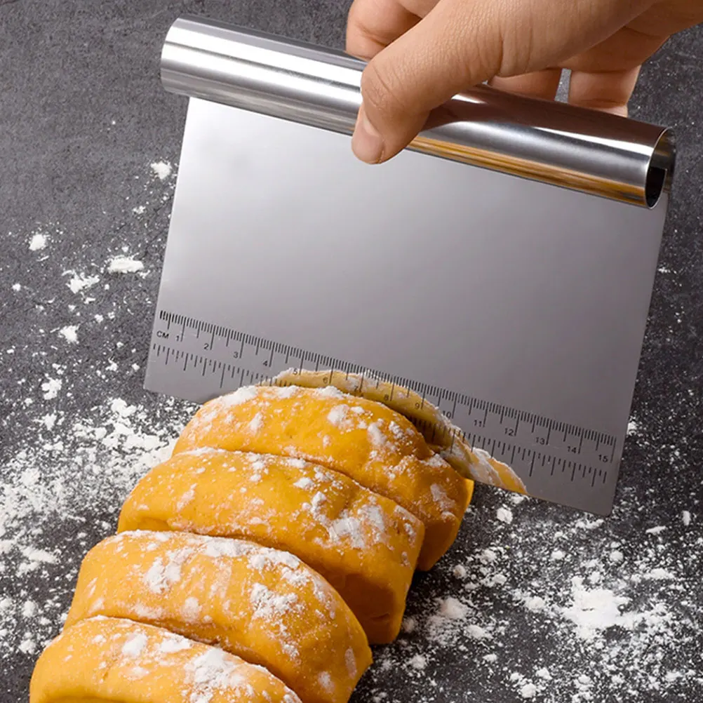 

Metal Dough Cutter Scale Cake Scraper Cream Spreader Kitchen Gadget Pastry Dough Scraper Baking Tool Pastry Cutter