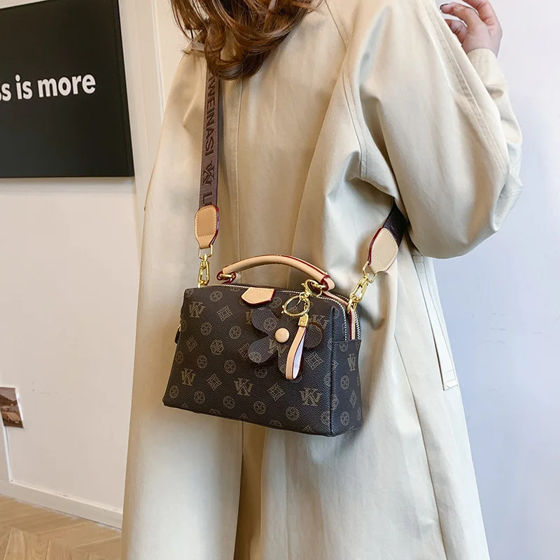 حقيبة مربعة مطبوعة لعام 2025، محفظة كتف بحزام عريض للنساء، حقيبة كروس كلاسيكية، حقيبة بسيطة من اليوم إلى الليل، محكم #4