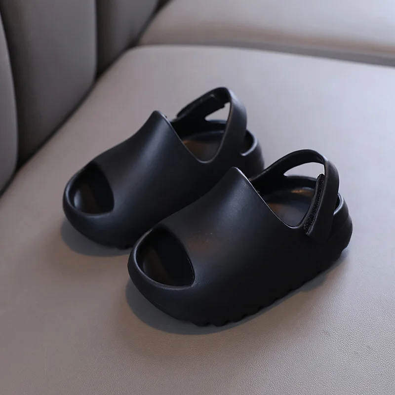 Children\'s Slippers Summer Wear Sandals Slippers Wholesale Soft Soles Breathable Comfortable Beach Shoes Hole Shoes Small Kids