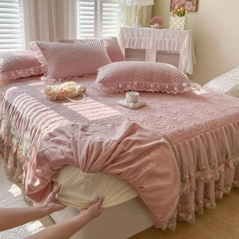 Light Luxury Solid Color Embroidered Bed Skirt Three Piece Set Winter Plush Bed Cover Thick Cotton Bed Covers with Skirt Edge
