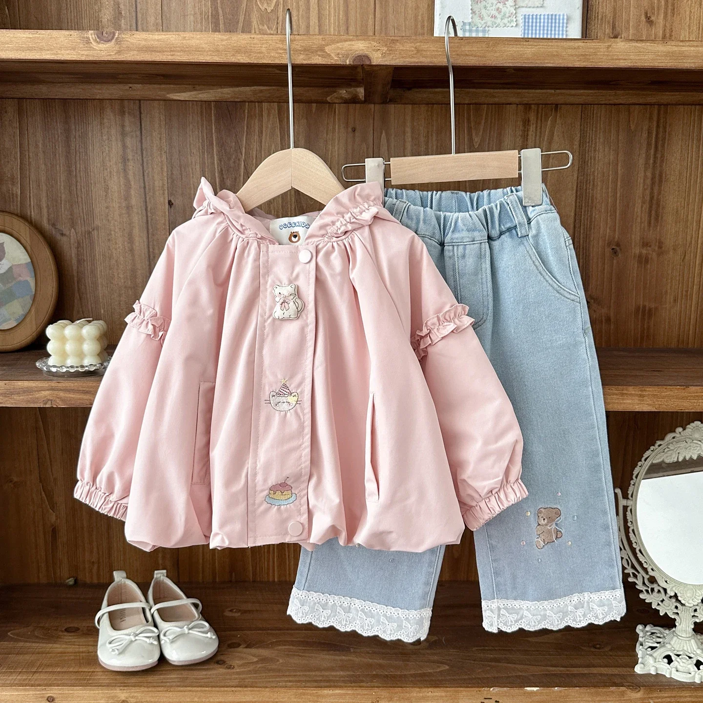 

Свободные весенне-осенние куртки с бантиками, детская милая одежда для детей от 2 до 6 лет, верхняя одежда, детская розовая куртка для девочек с вышивкой и мультяшным рисунком, с капюшоном