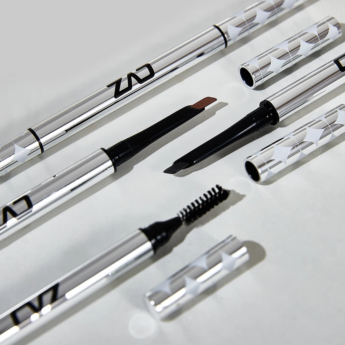 توفر قلم الحواجب CVZ قلم حواجب ثلاثي الأبعاد ناعم وطويل الأمد، مقاوم للماء وطبيعي #6