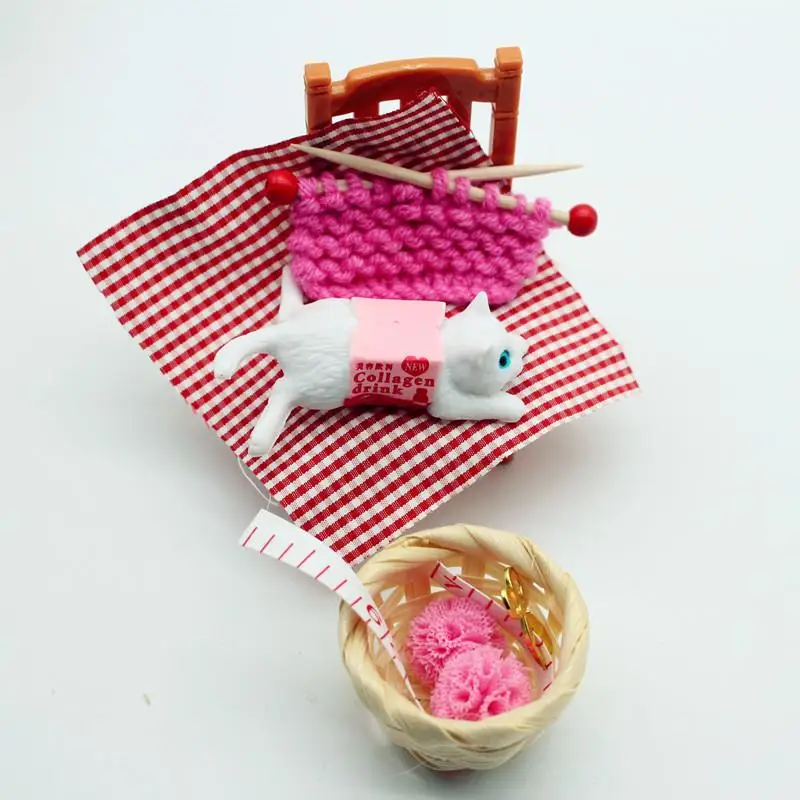 1 Set DIY Accessories Dollhouse Thick Thread Knitted Sweater Cat Mischievous Scene Model Simulation Item Ornament Miniature Toys