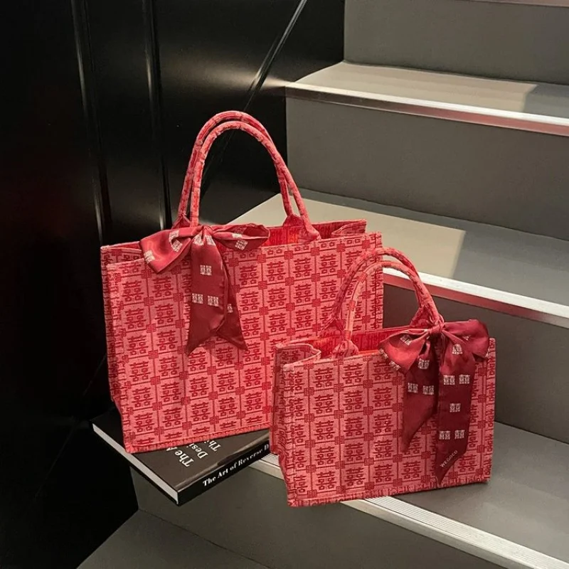 

Popular Elegant Women's Messenger Bag in Leather - Crossbody Shoulder Handbags by Famous Designer Luxury