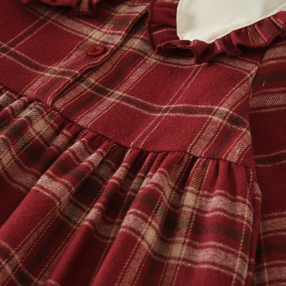 Bear Leader Koreanischer Stil Rot Kariertes Muster Herbst Mädchenkleider Weihnachten Kinderkleidung Farbblockiertes Revers Langarmkleid – Detail 5