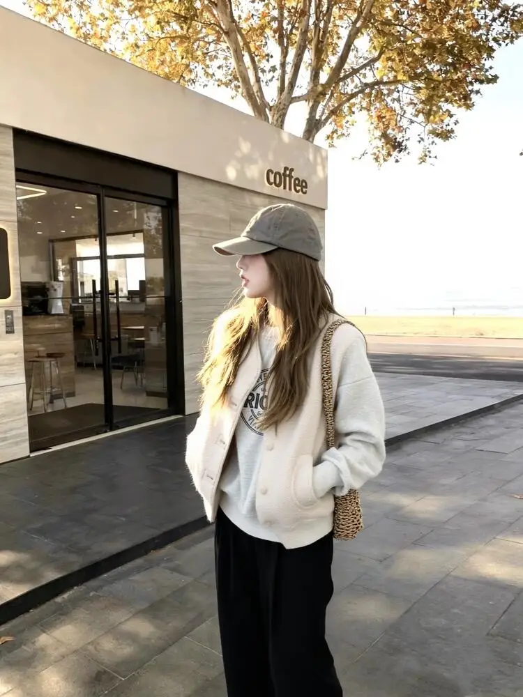 เสื้อกั๊กขนสัตว์สำหรับผู้หญิง ฤดูใบไม้ร่วง ฤดูหนาว ทรงเข้ารูป ช่วยลดเลือนริ้วรอย อเนกประสงค์ ทำจากขนแกะและหนัง  แจ็คเก็ตลำลองสไตล์วินเทจ