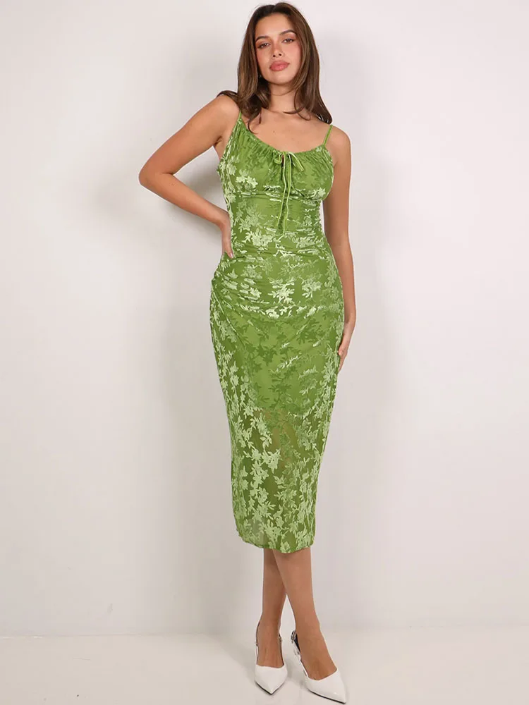 فستان ميدي نسائي بحمالات رفيعة وتصميم زهري عتيق من MCDV، فستان ضيق مثير بظهر مفتوح وشق جانبي، مناسب للإجازات والحفلات الصيفية 2026