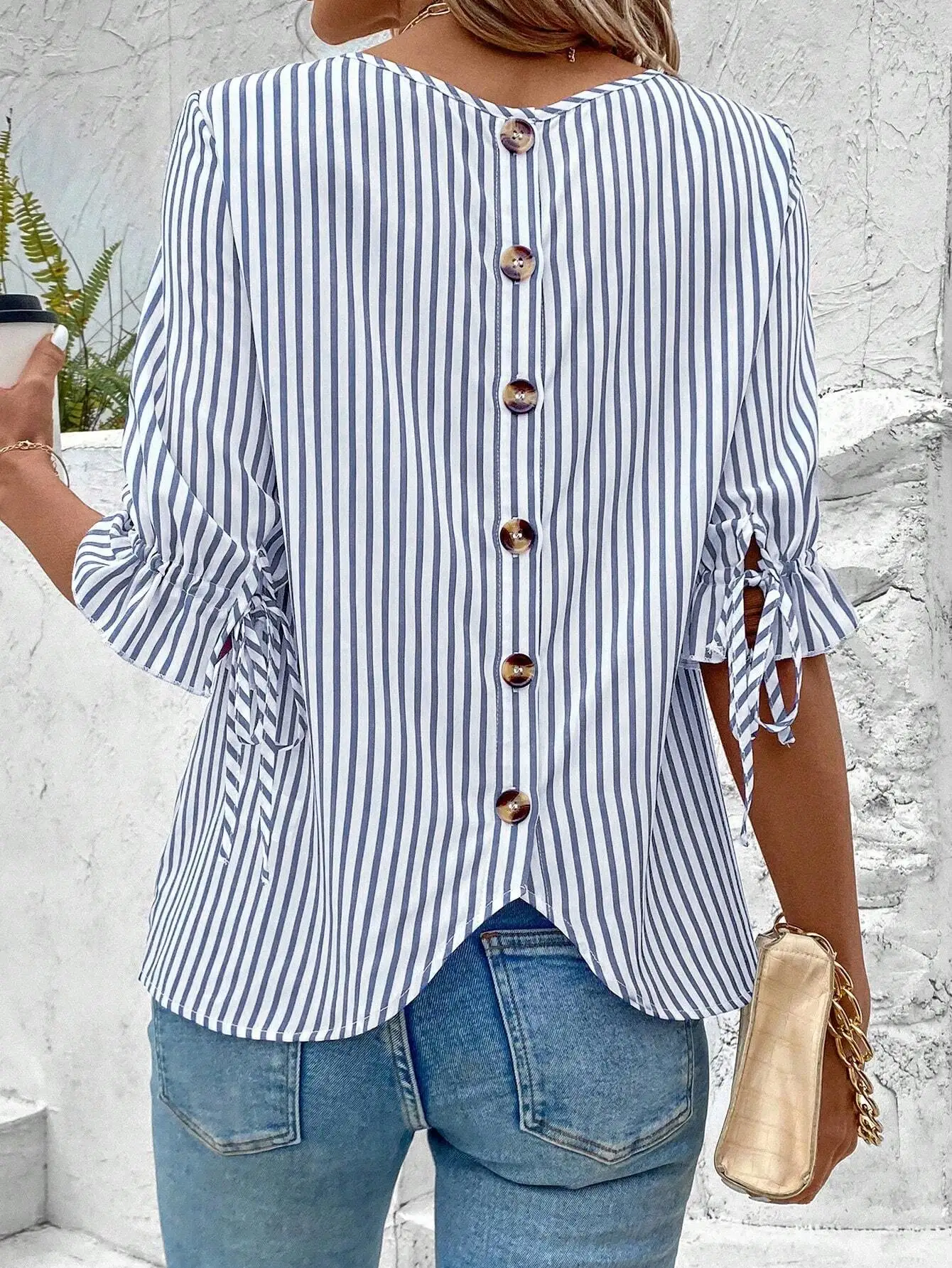 

Women Vertical Striped Round Neck Asymmetrical Hem Summer Shirt