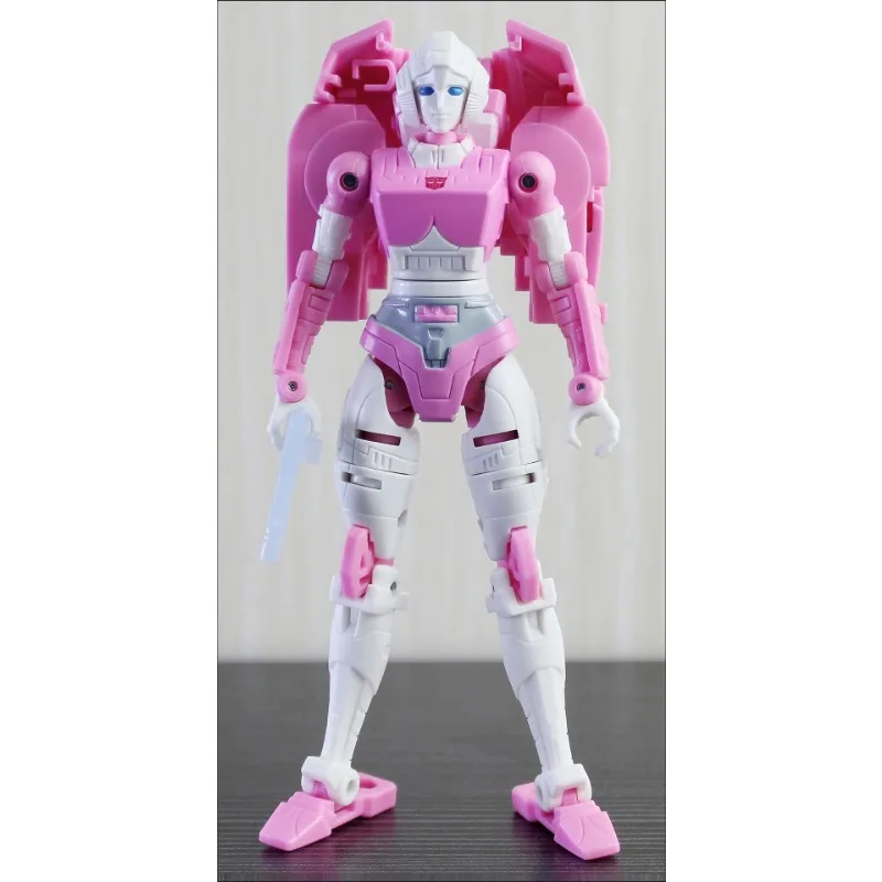 متوفر في المخزون هاسبرو محولات اللعب الكلاسيكية الحرب لسايبرترون: WFC-K17 Arcee أنيمي عمل نموذج لجسم اللعب جمع دمية الهدايا