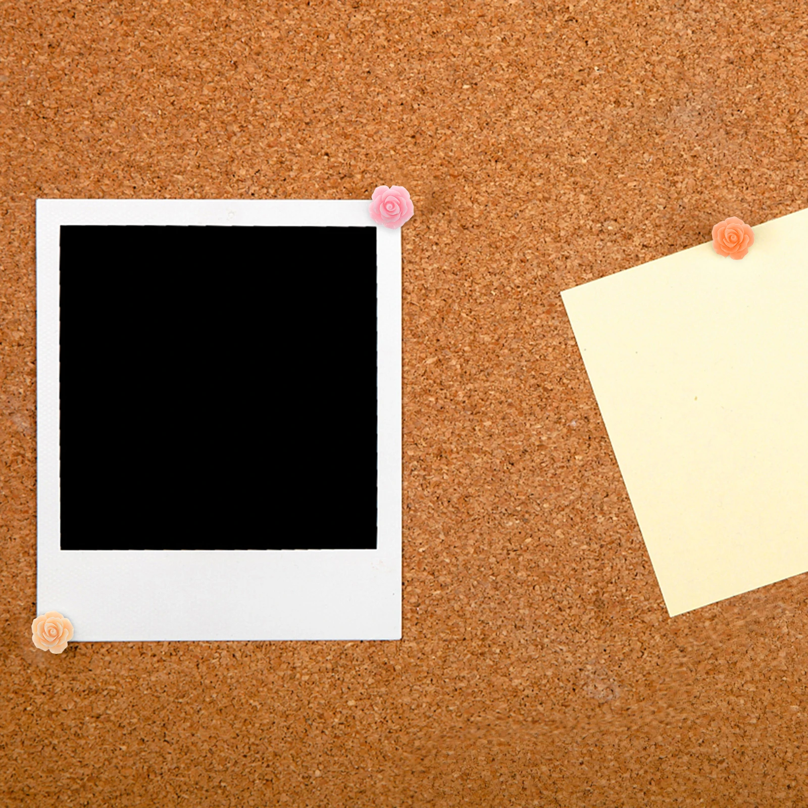 Рисунок 2 - канцелярские кнопки из смолы