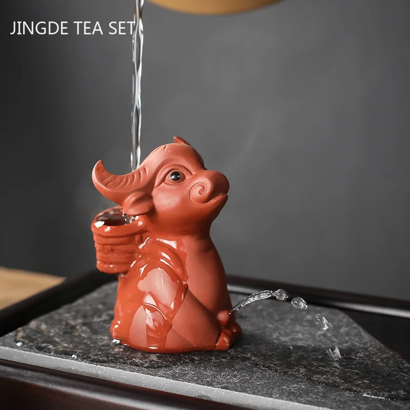 Creativity Purple Clay Water Spray Tea Pet Handmade Cattle Statue Ornaments Desktop Crafts Chinese Tea Decoration Accessories