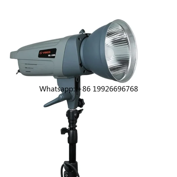 

Professional 400W 5600K Studio Strobe Flash Light with Built-in Advanced 2.4G Radio Receiver System 110V/240V