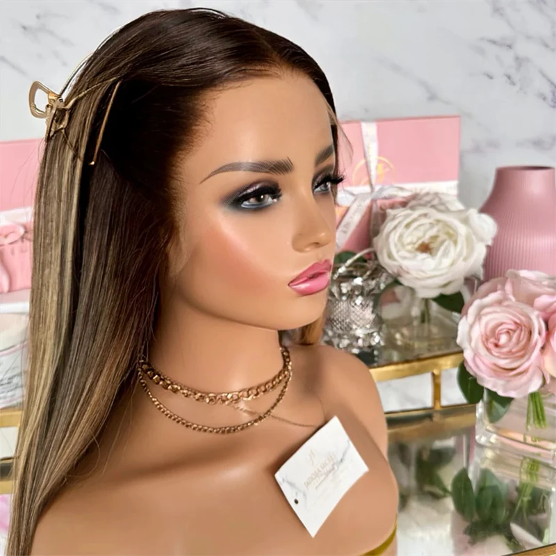 

Новый 28-дюймовый синтетический термостойкий парик с кружевной передней частью 13x4, омбре, блонд с коричневыми прядями, для вечеринок, повседневного использования и косплея, без клея