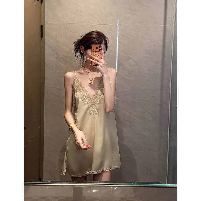 豪華なレーストリムスリープウェア女性の夏の新しいアイスシルクストラップホームドレス大きいサイズ-v-ネックロングスカートカジュアルホームシーン
