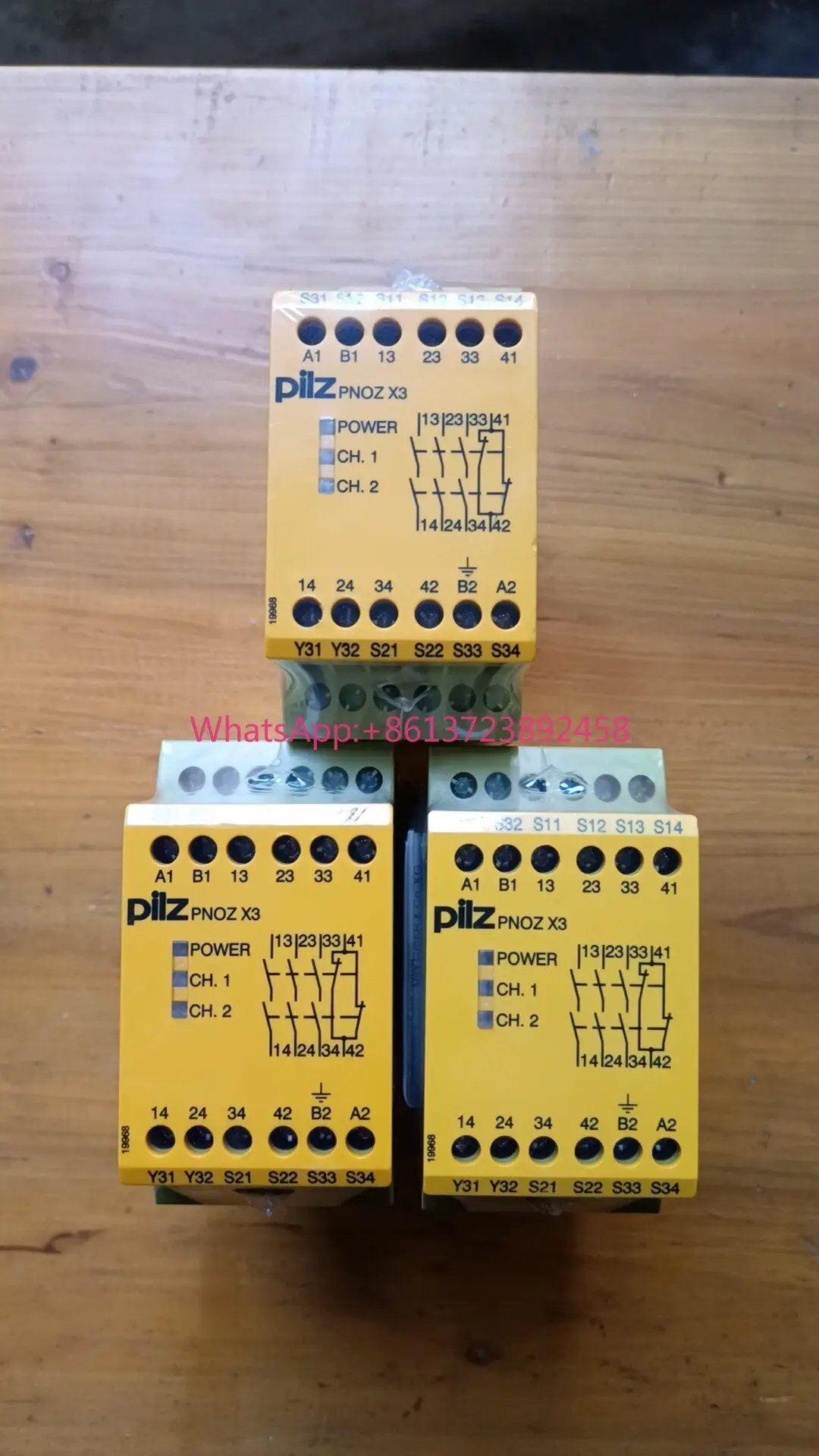 

Pilz safety relay X3 774310 new in Stock