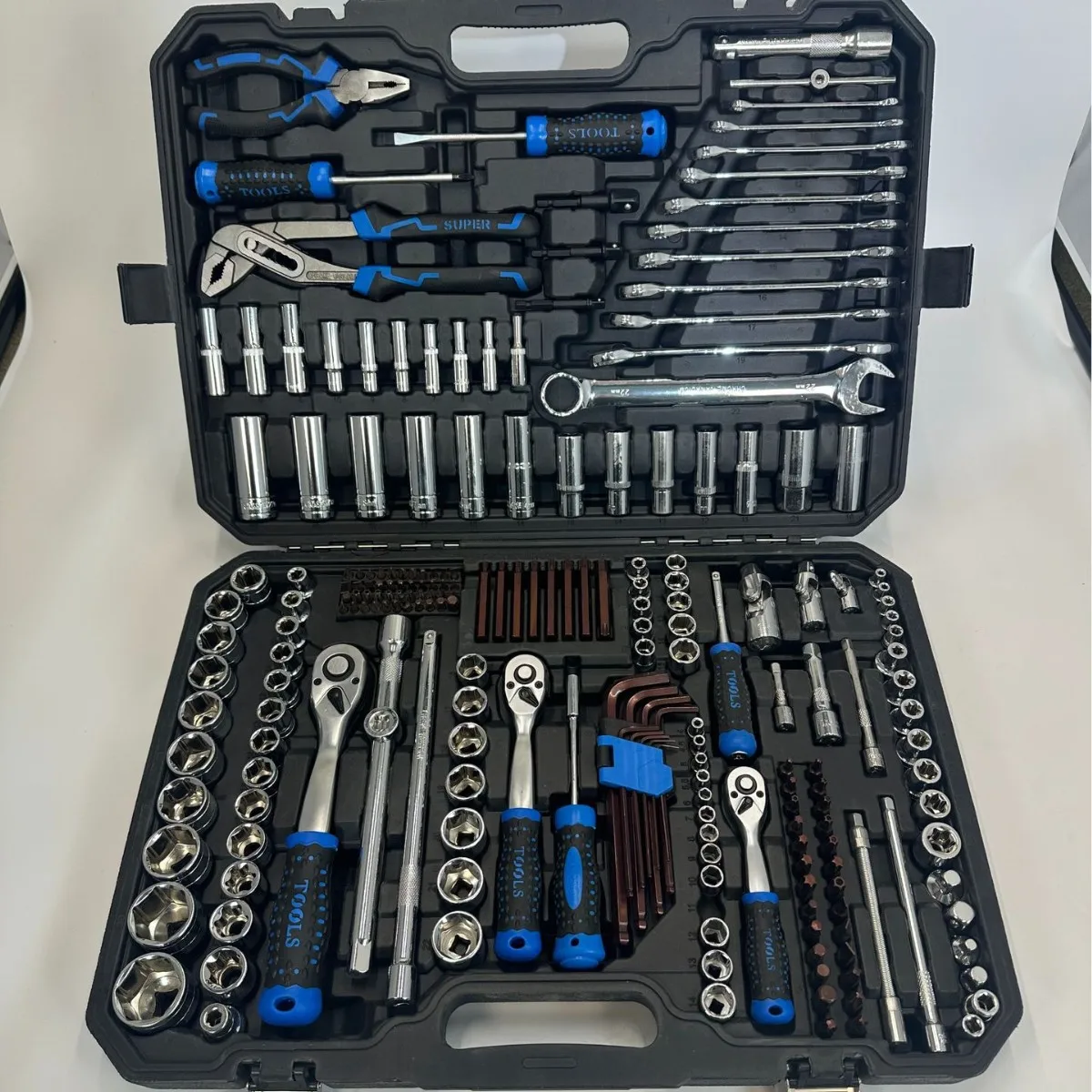 218-piece set of auto repair tool combination ratchet sleeve, a complete set of auto repair tool sleeve set