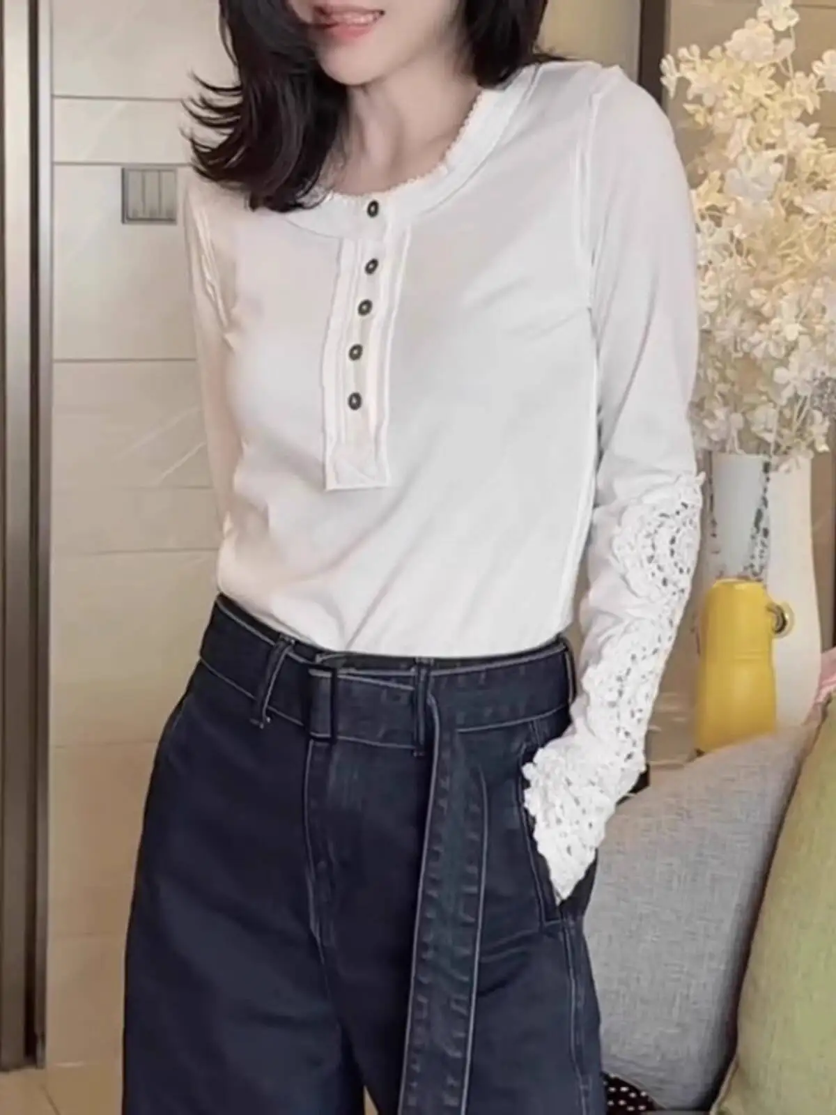 

2025 Autumn Plus Size Women's Shirts White Jacquard Regular Shoulder T Shirt Slim Fit Concealing Base Layer Top Blouse
