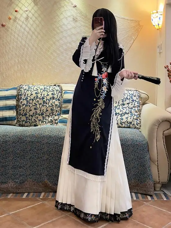 New Chinese black cheongsam dress female 2025 spring summer snake year engagement toasted Hanfu horse dress senior sense suit