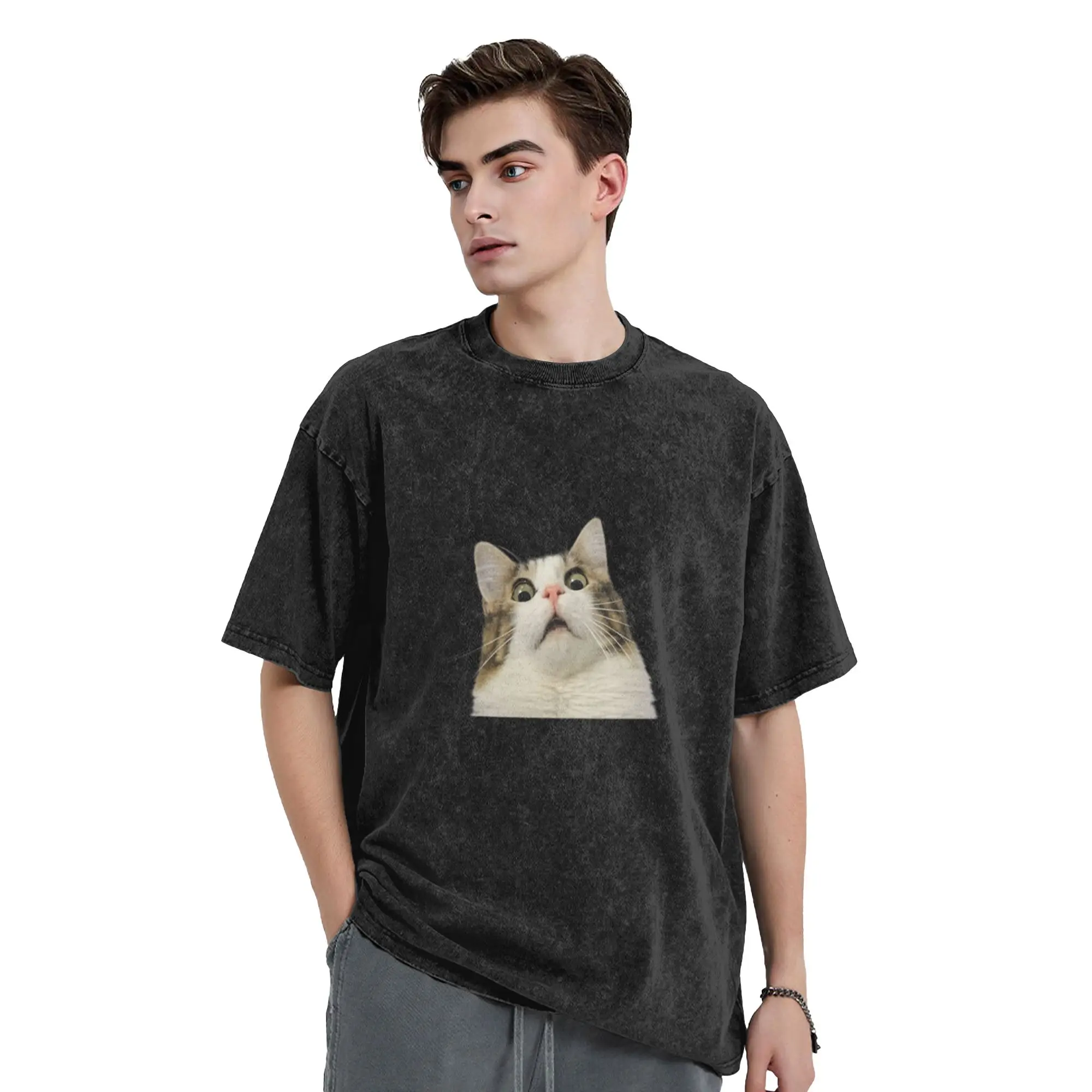 Cat in surprise Classic Trendy A Vintage Oversized Cotton T-Shirts