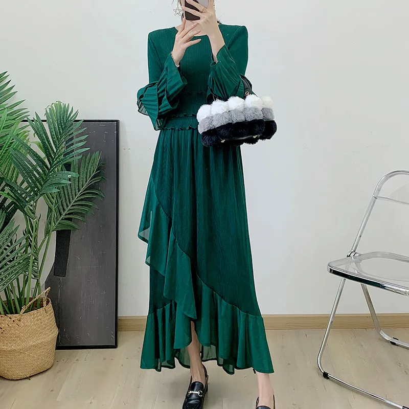 

Miyake Pleated Round Neck Lotus Edge Fashion Dress Elegant Slim Evening Dresses Women Clothing 2023 Winter New Style