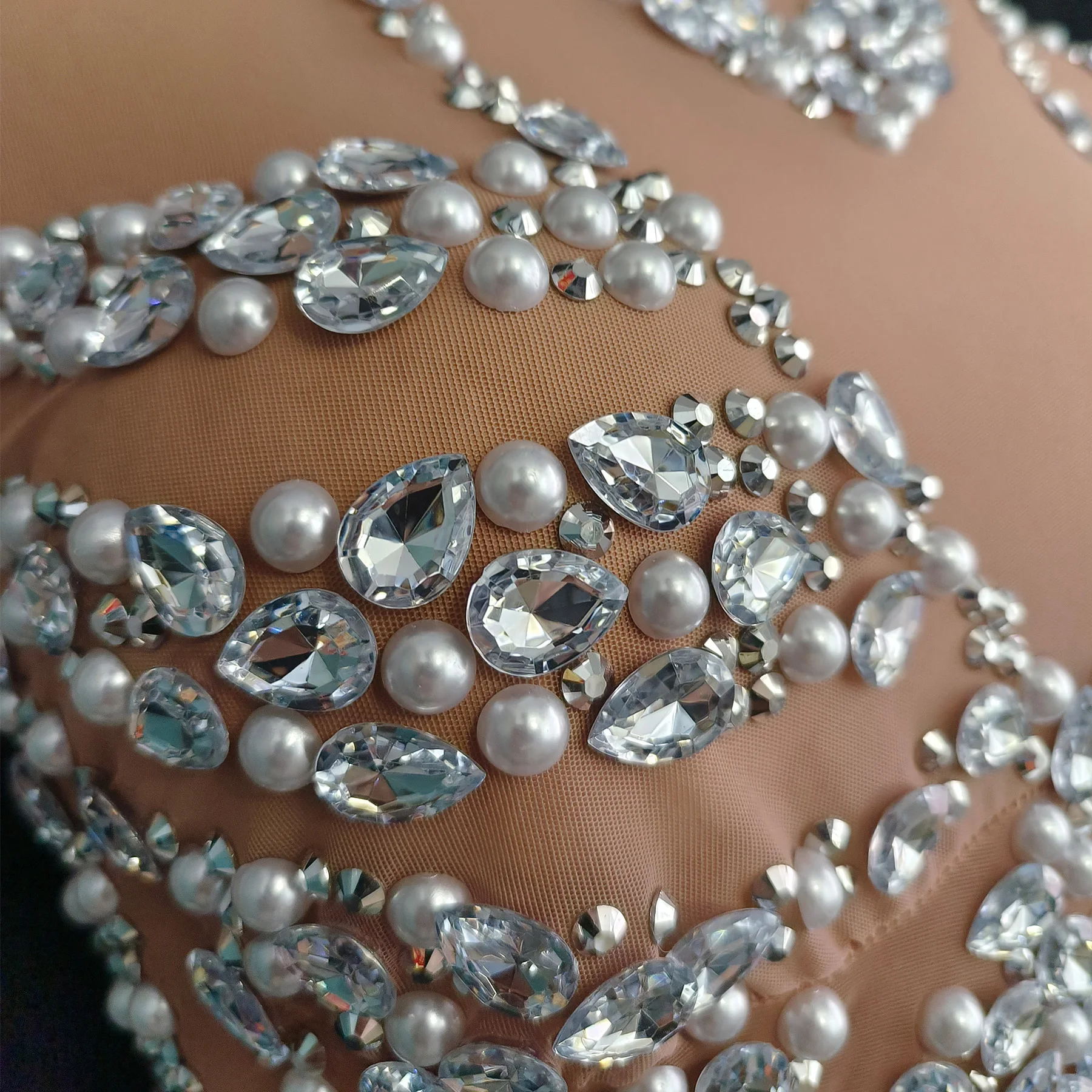 

Maozhua Sexy Perspective Mesh Dress Sparkling Rhinestones Pearl Stitching White Mesh Cuffs Banquet Cocktail Cruise Party Dress