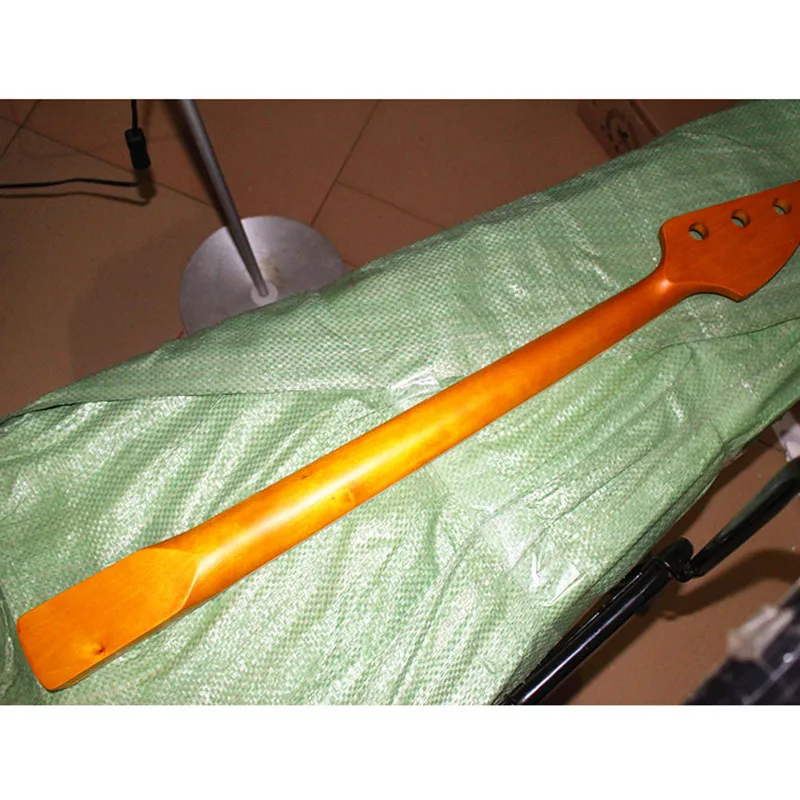 20 Bünde Reverse Headstock Ahorn 4-saitige E-Bass-Gitarrenhals mit Palisandergriffbrett, glänzende Farbe, Gitarrenteile – Detail 2