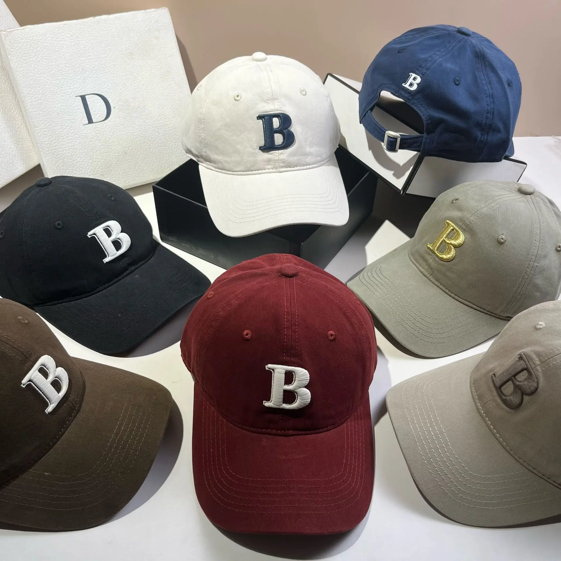 

2025 Korean Embroidered Baseball Cap - Unisex Adjustable Hat, Lightweight & Breathable, Street-Style Daily Wear, Urban Chic