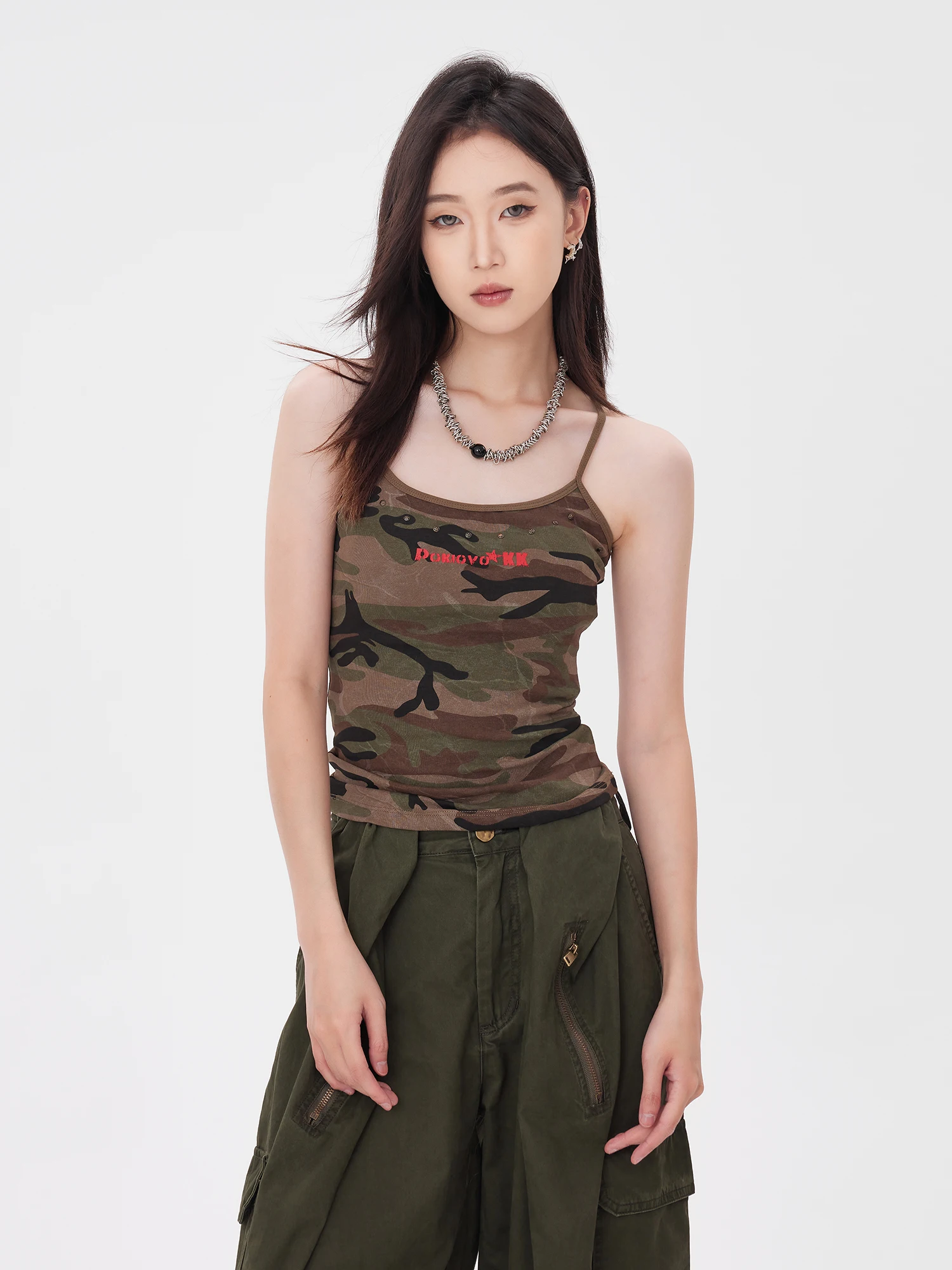 

Новая женская летняя майка Edx Camouflage Slim Fit с ручной шелкографией и бисерными бретелями, укороченная, модная уличная одежда 2026 года