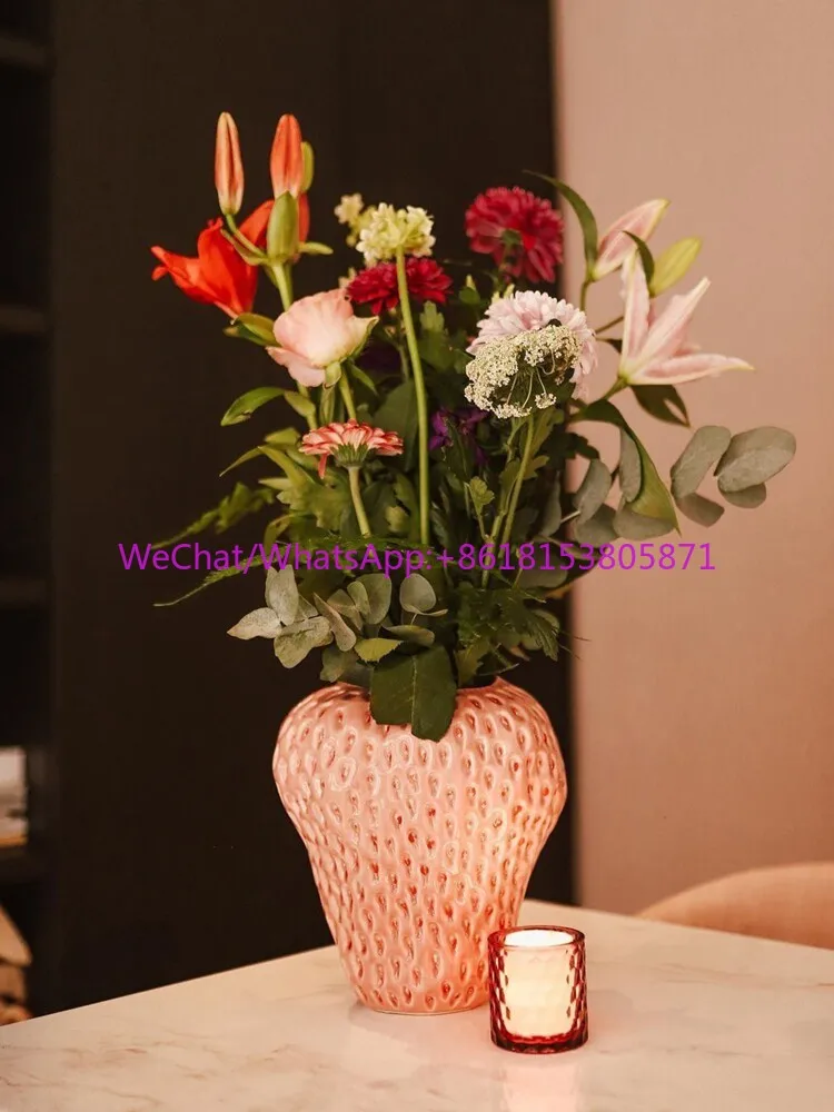 Creative design strawberry vase ceramic flower ware TV cabinet decoration