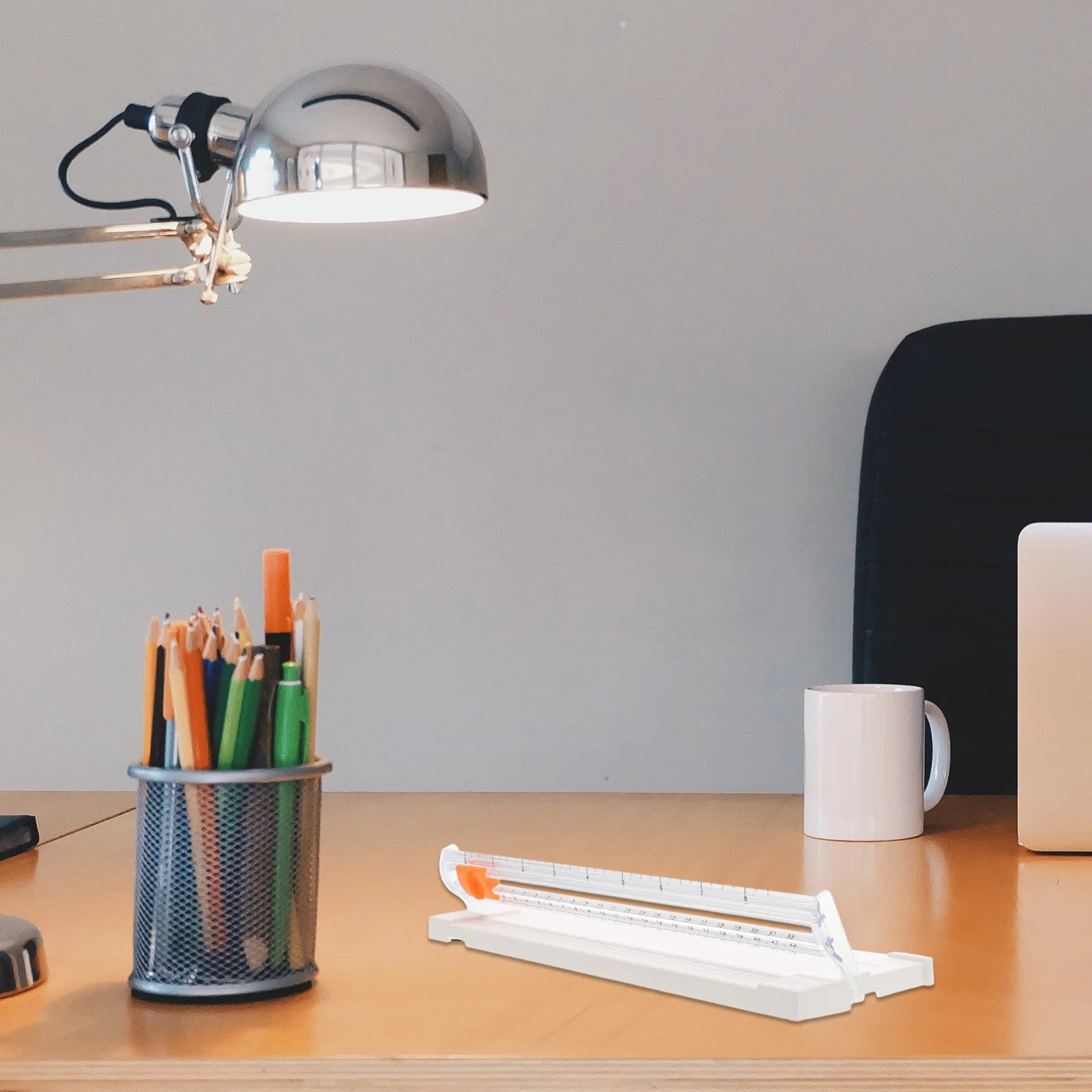 لوح تقطيع الورق الصغير، ماكينة تشذيب بلاستيكية قوية لصور القصاصات والمشروعات المدرسية وخفيفة الوزن وسهلة التخزين