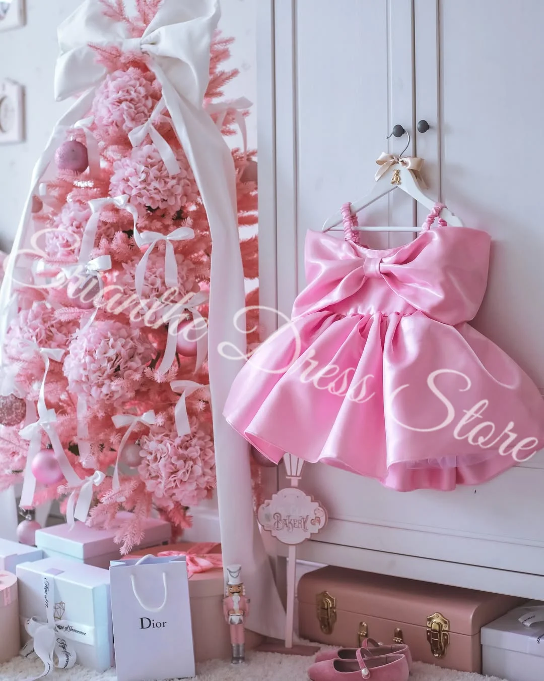 

Customized Lovely Pink Satin Flower Girl Dress For Wedding Off Shoulder Princess Kids Birthday Party First Communion Ball Gowns