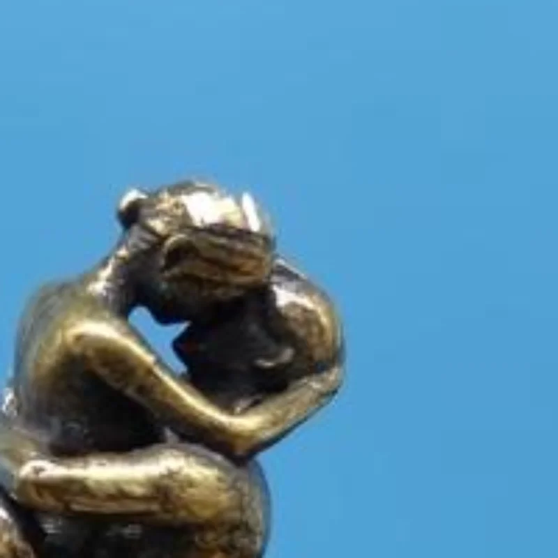 Brass Couple Figurine - Miniature Embracing Kissing Lovers Statue, Diorama Scenery Sand Table Decor Collectible Ornament